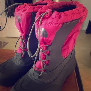 The North Face Winter Boots size child 6